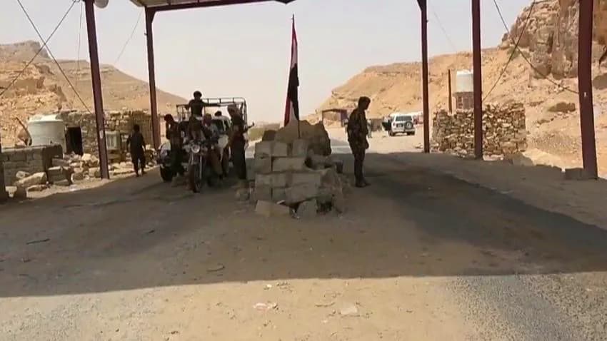 هجوم مسلح على نقطة أمنية في مأرب ومليشيا الحوثي تواصل تشييع قتلاها